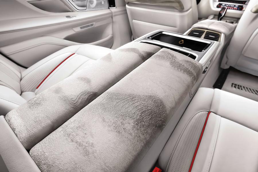 Интерьер BMW 7-Series Radiant Cadenza Immaculate Edition (G12) 2019 года  (фото 11 из 15)